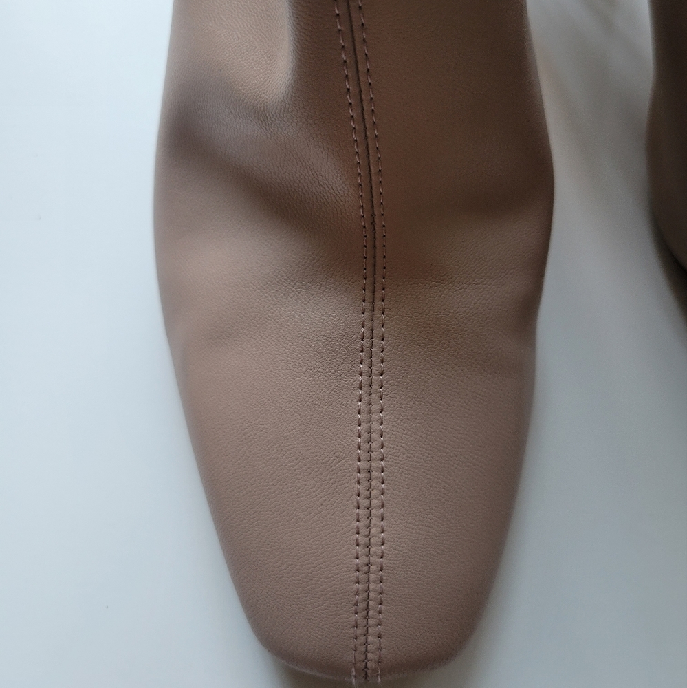 H&M PREMIUM SELECTION BEIGE/CREAM COLORED LEATHER ANKLE BOOTS - Picture 2 of 15
